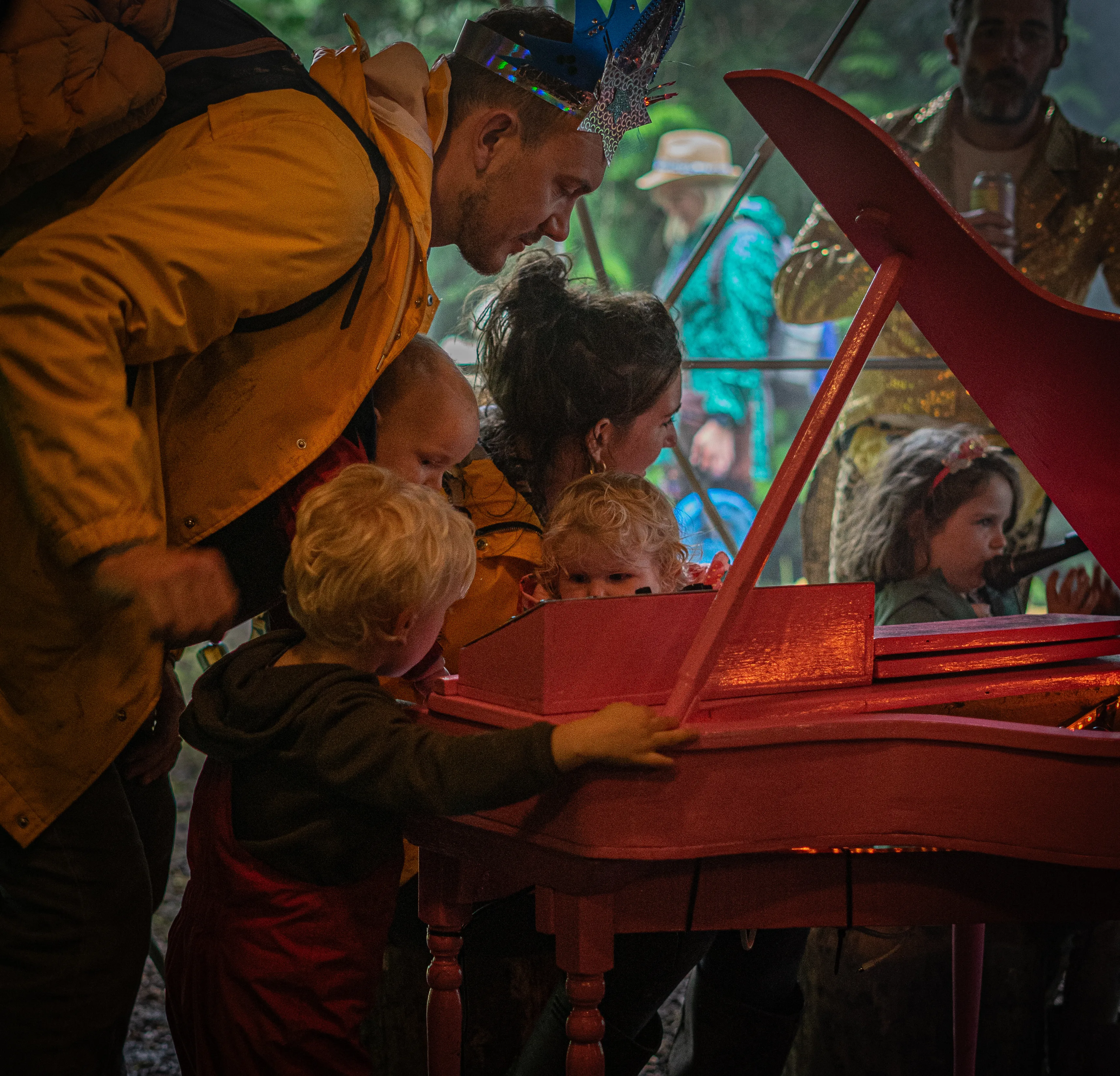 A family enjoys Typething's Cloud Chamber installation